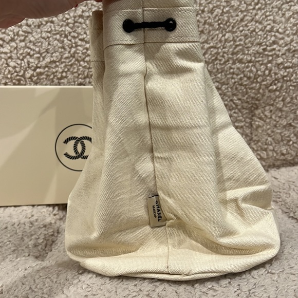 Chanel drawstring cosmetic bag - Picture 2 of 4